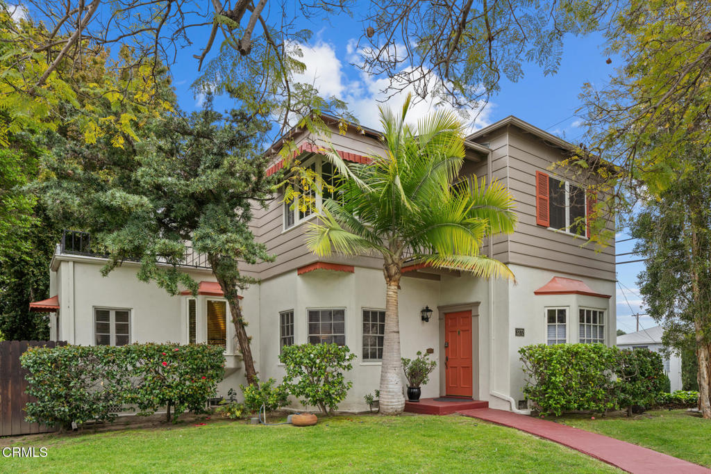 3272 Rowena Avenue