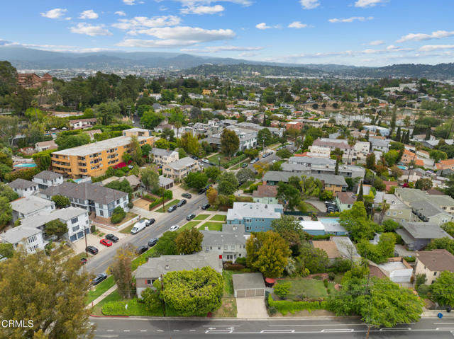 3272 Rowena AVE