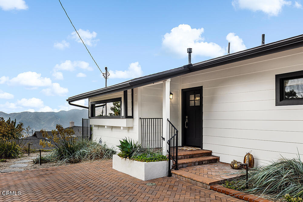 5447 Rock Castle Drive