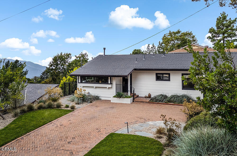 5447 Rock Castle Drive