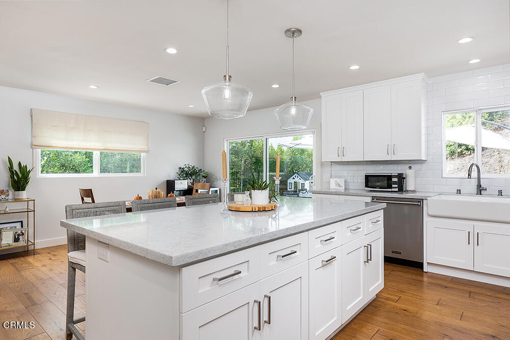 5447 Rock Castle Drive