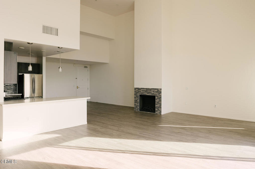 124 W Colorado Street 501