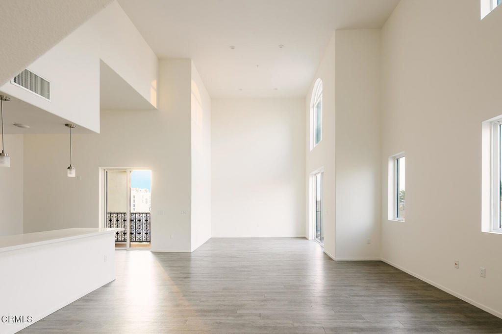 124 W Colorado Street 501