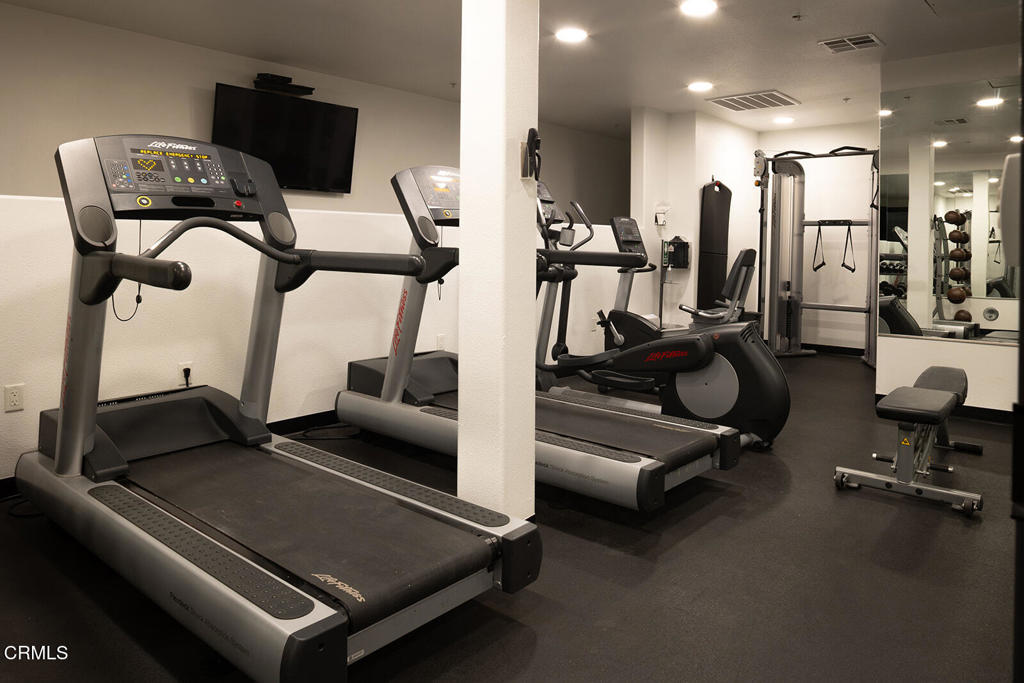 124 W Colorado Street 501