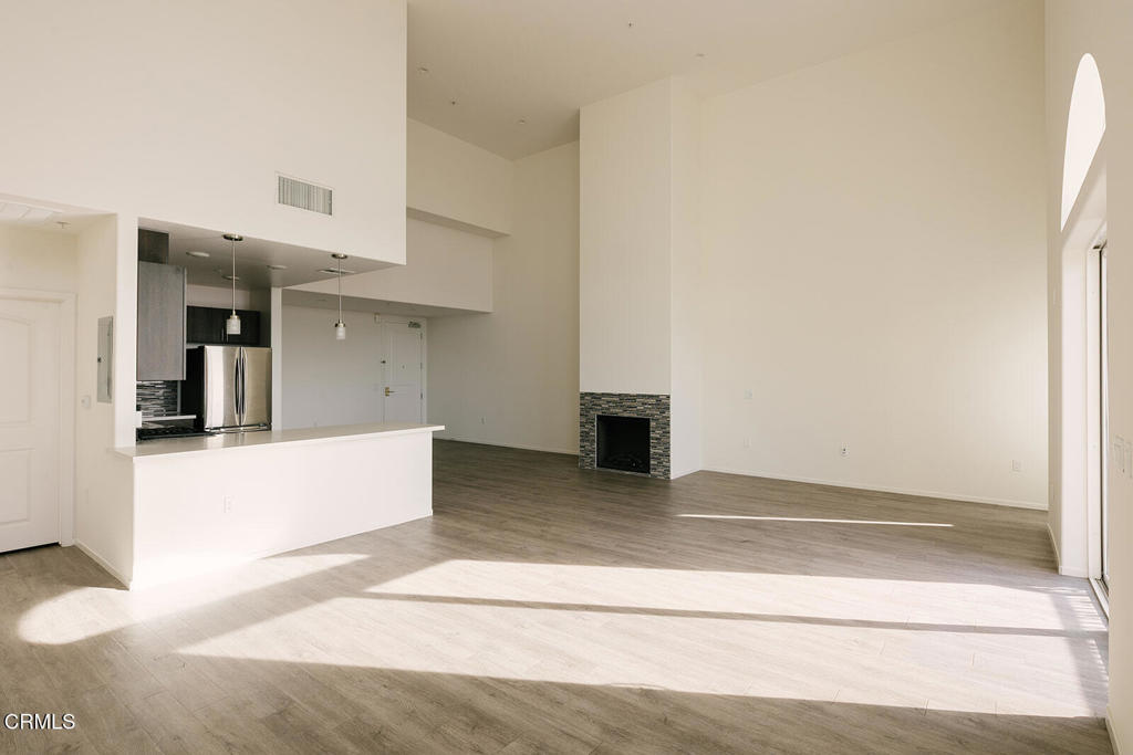 124 W Colorado Street 501