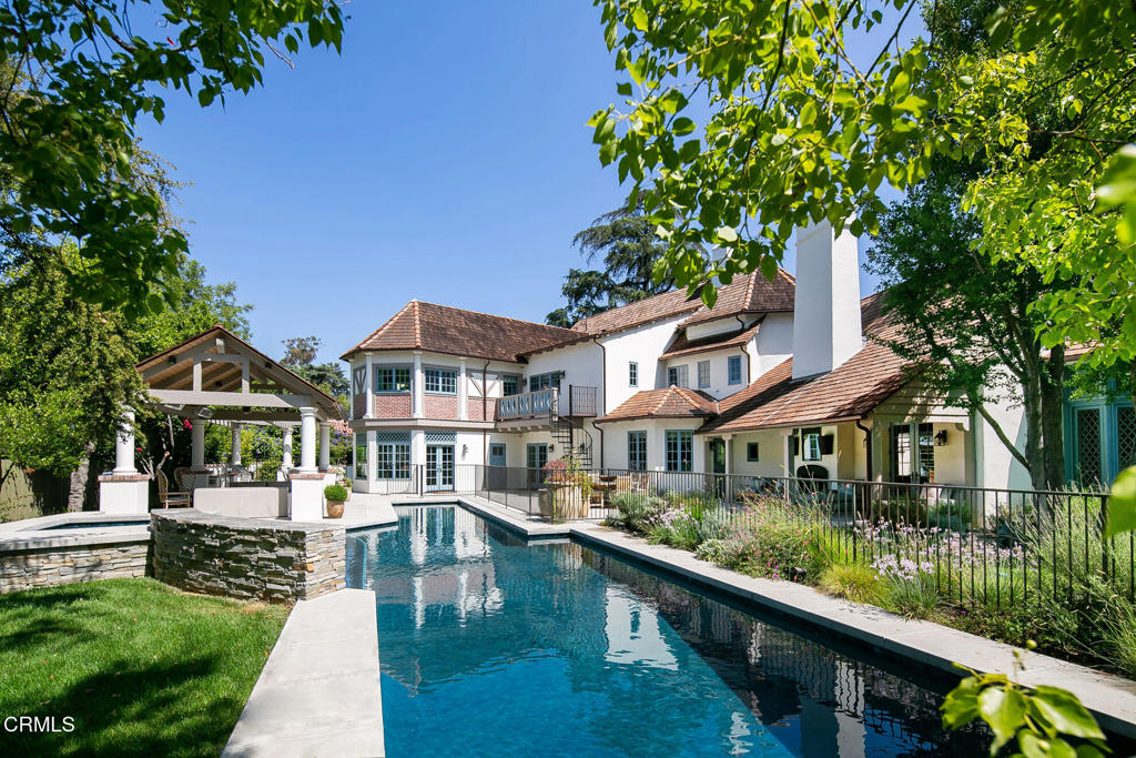 233 Hillside Road