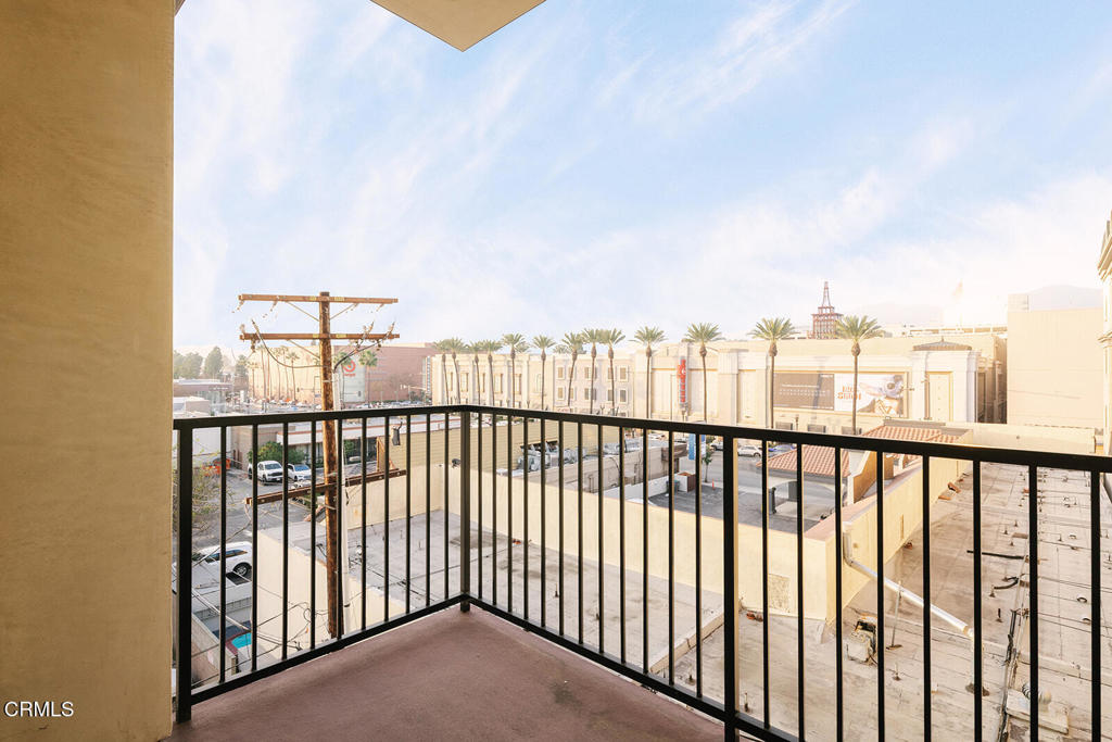 124 W Colorado Street 404