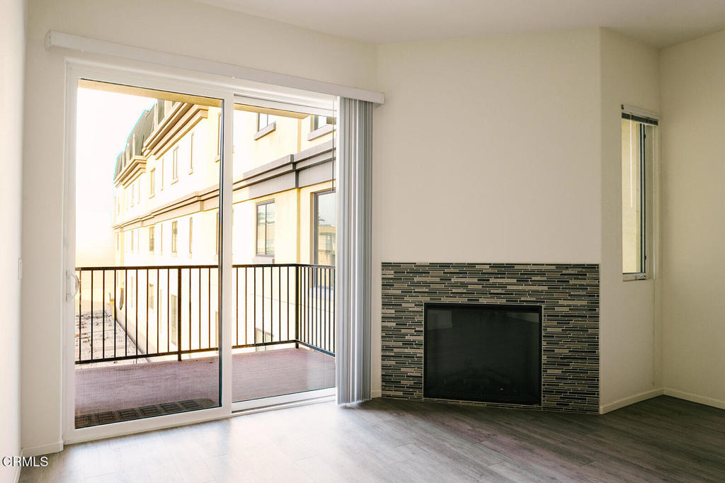 124 W Colorado Street 404