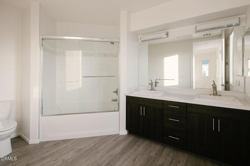 124 W Colorado Street 404