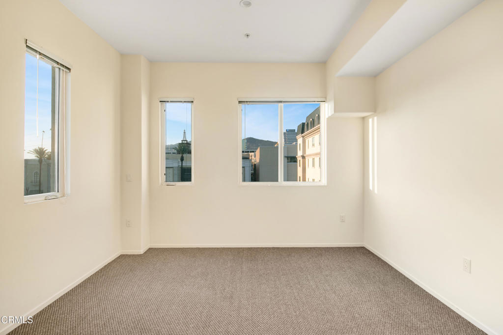 124 W Colorado Street 404