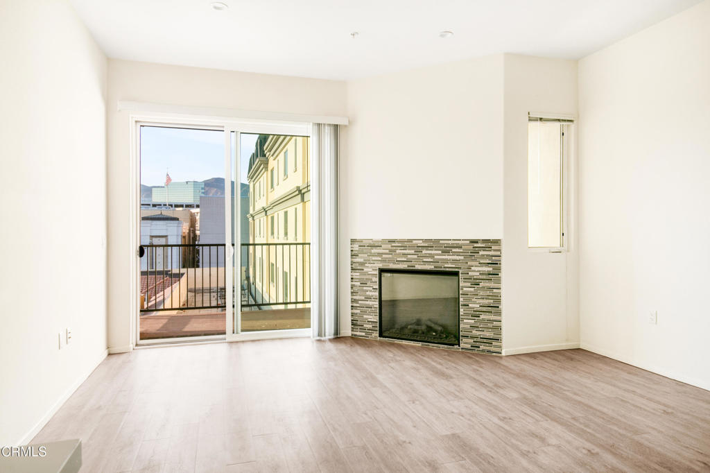 124 W Colorado Street 404