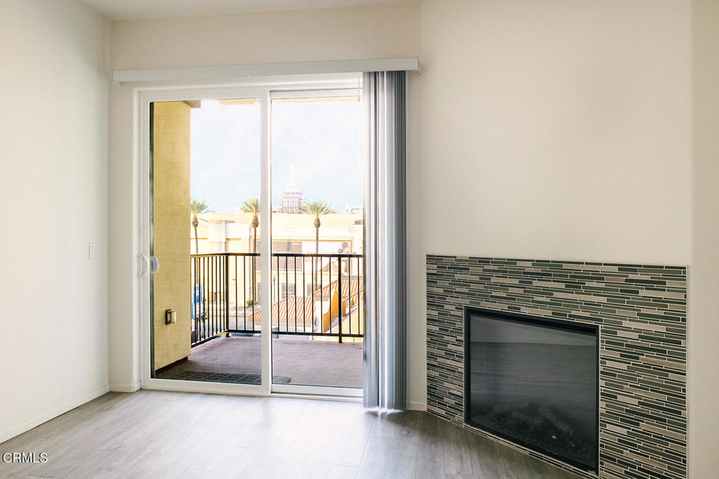 124 W Colorado Street 404