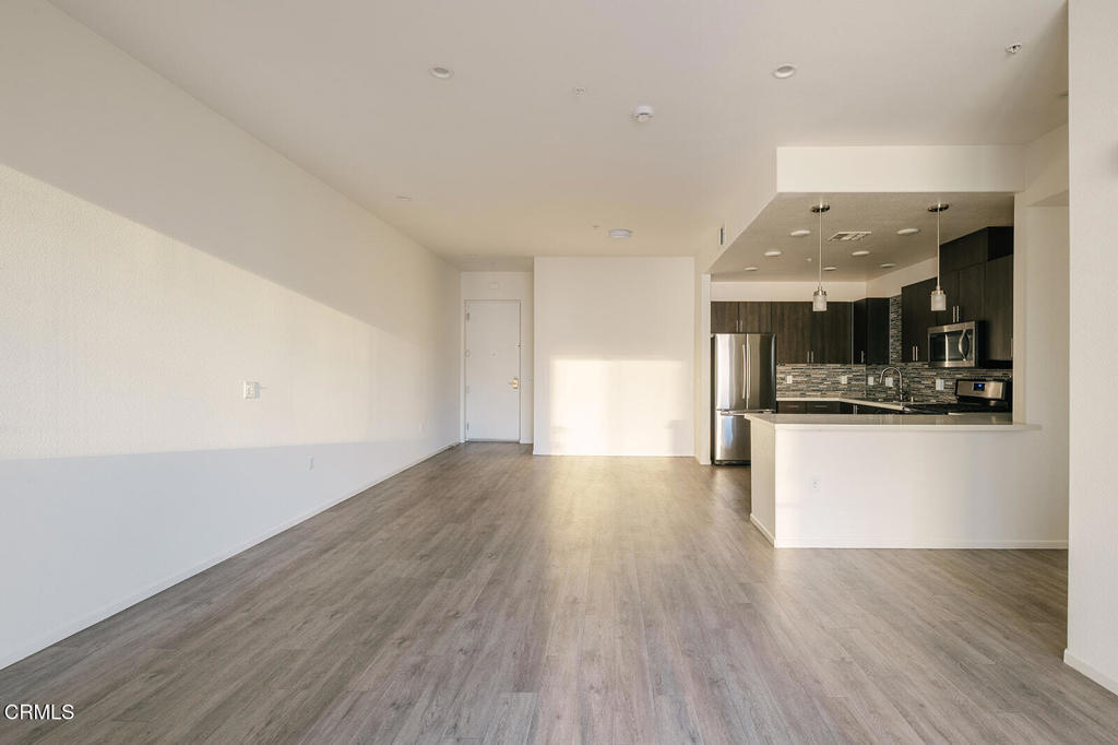 124 W Colorado Street 404