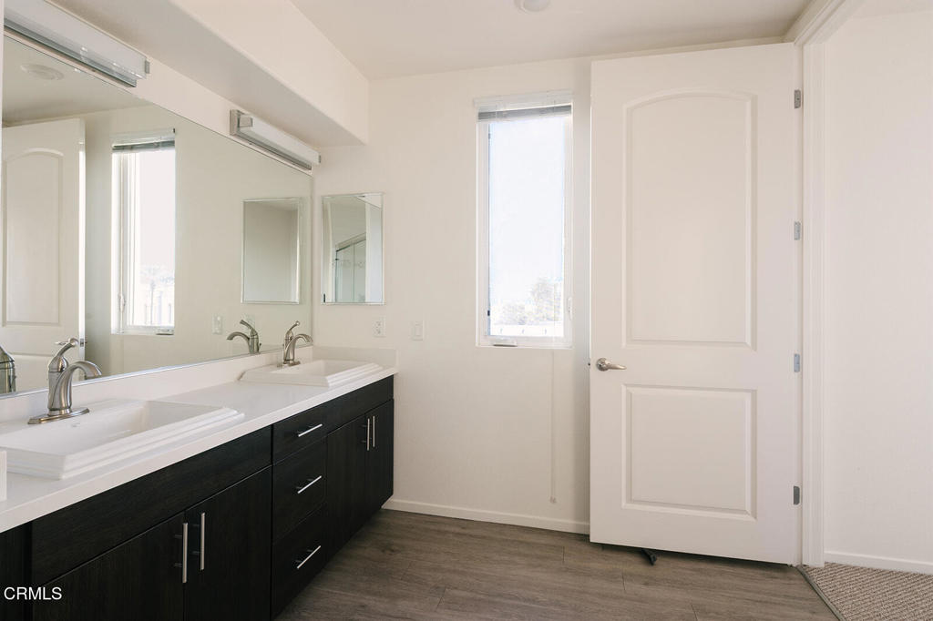 124 W Colorado Street 404