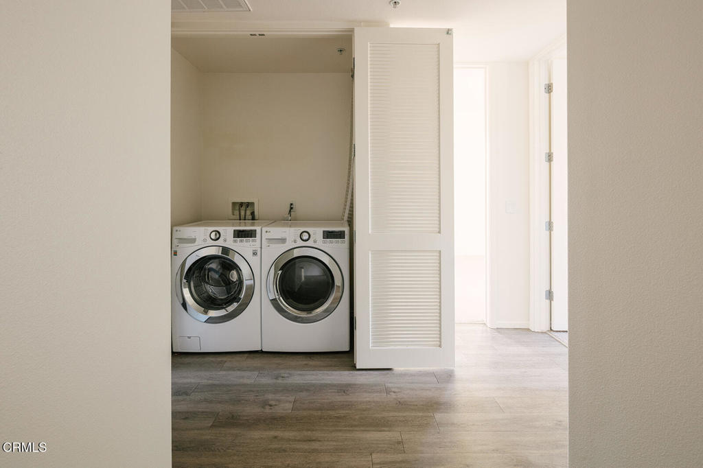 124 W Colorado Street 404