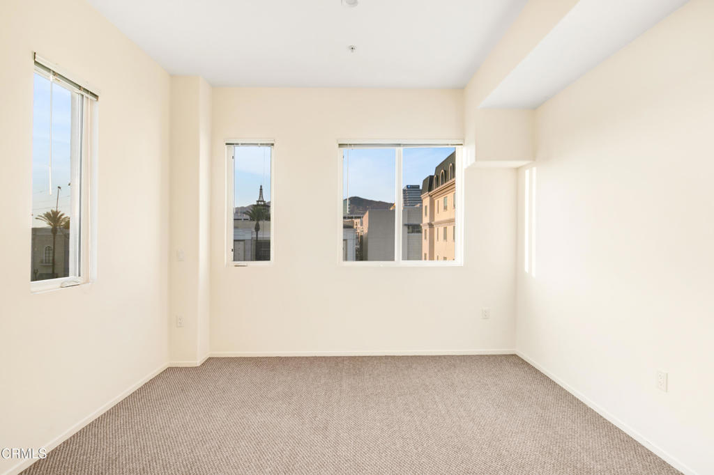 124 W Colorado Street 404