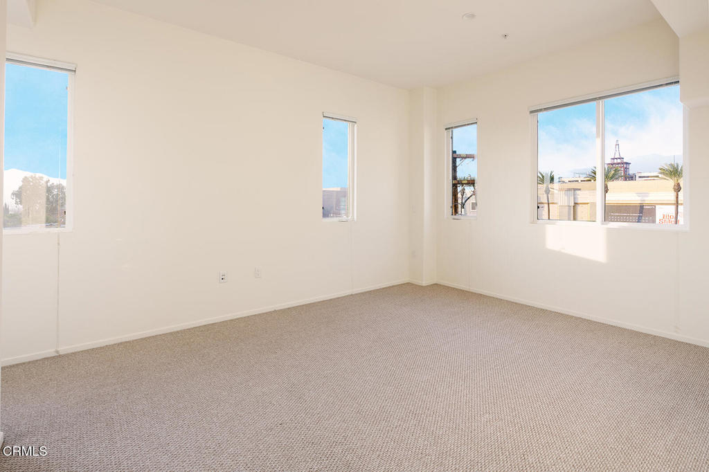 124 W Colorado Street 404