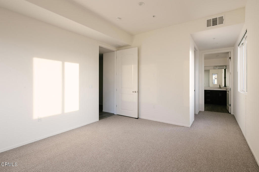 124 W Colorado Street 404