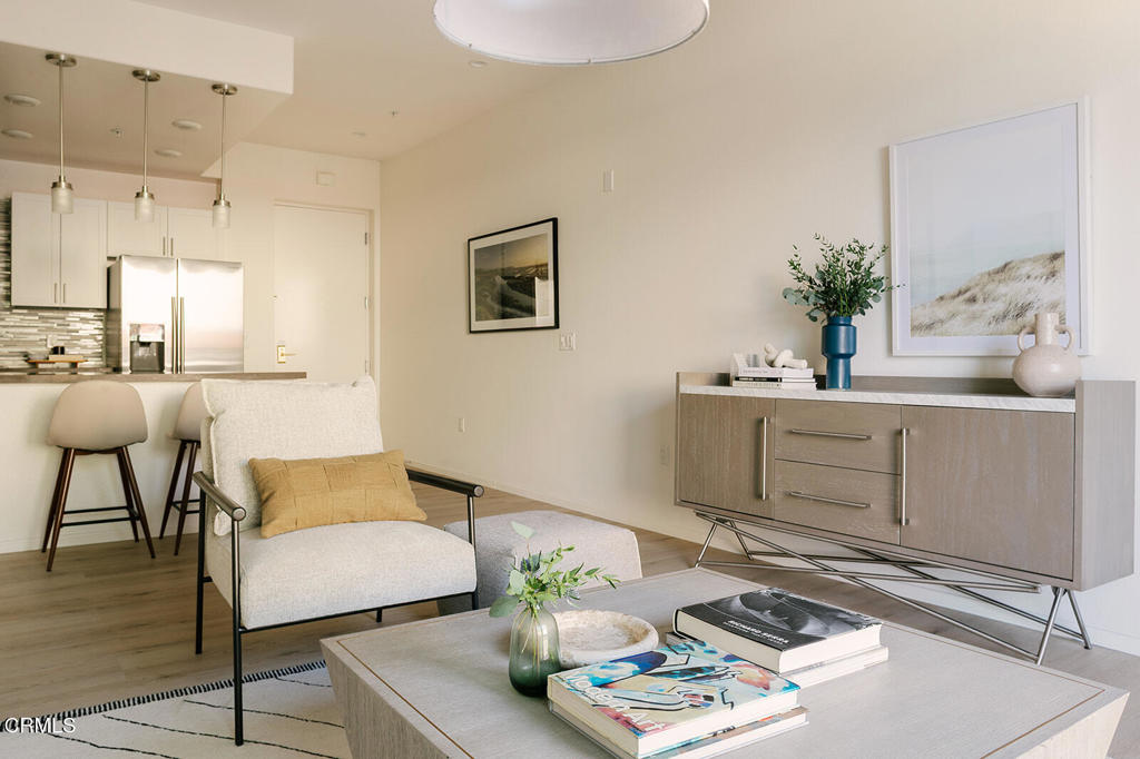 124 W Colorado Street 307