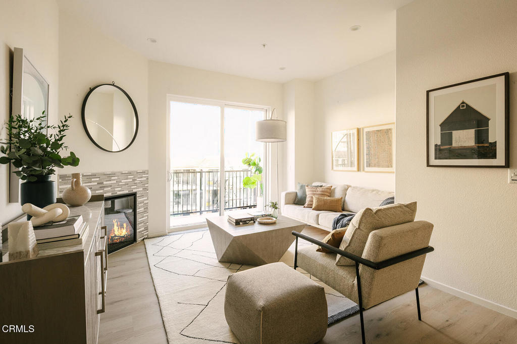 124 W Colorado Street 307
