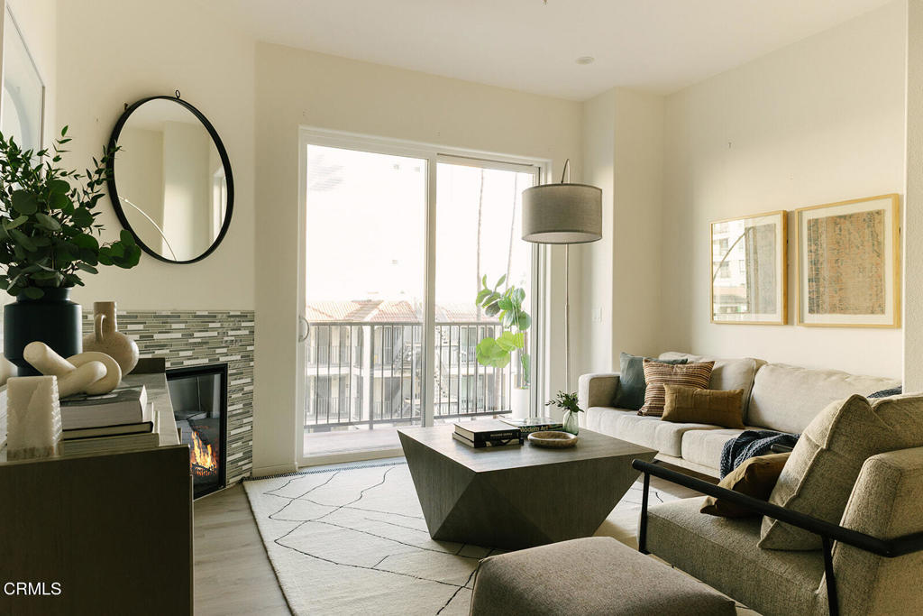 124 W Colorado Street 307