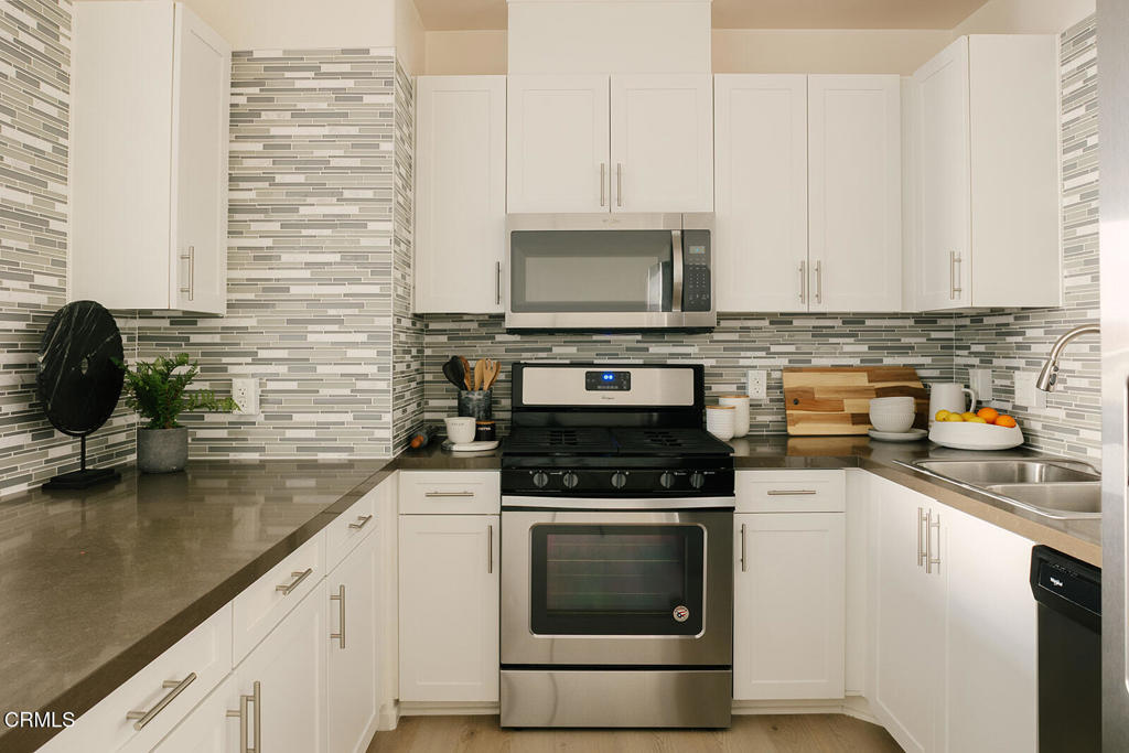 124 W Colorado Street 307