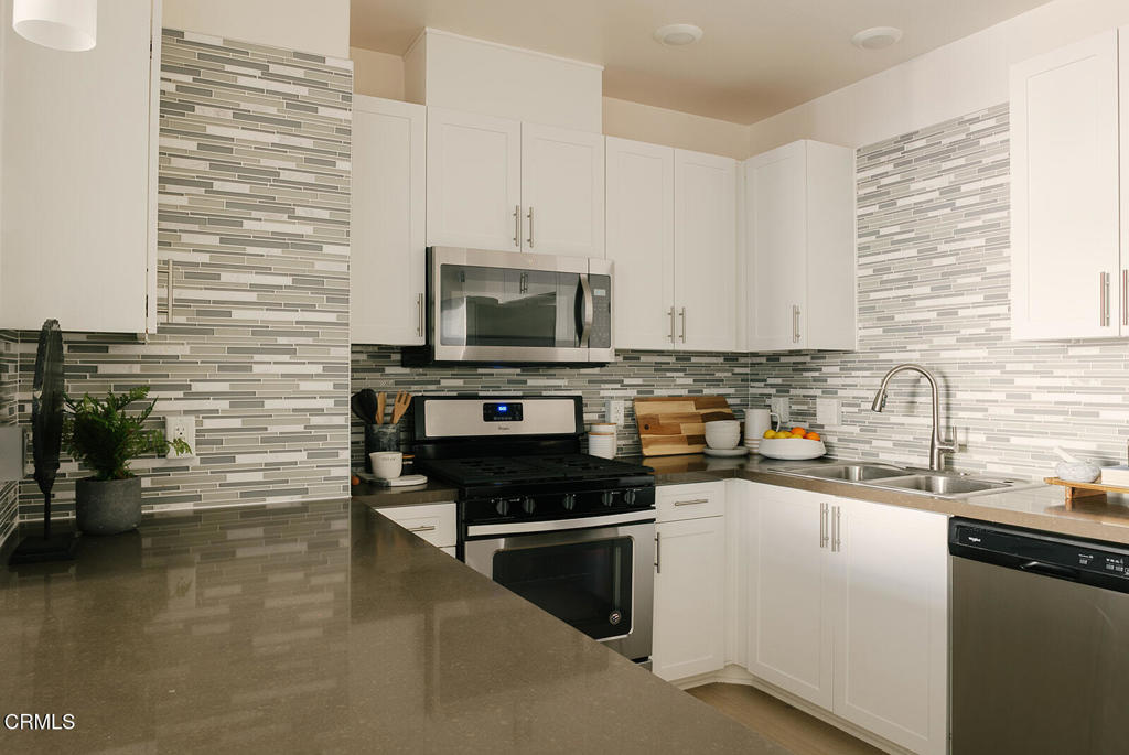 124 W Colorado Street 307