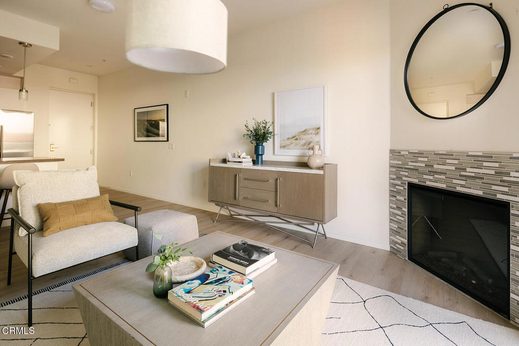 124 W Colorado Street 307