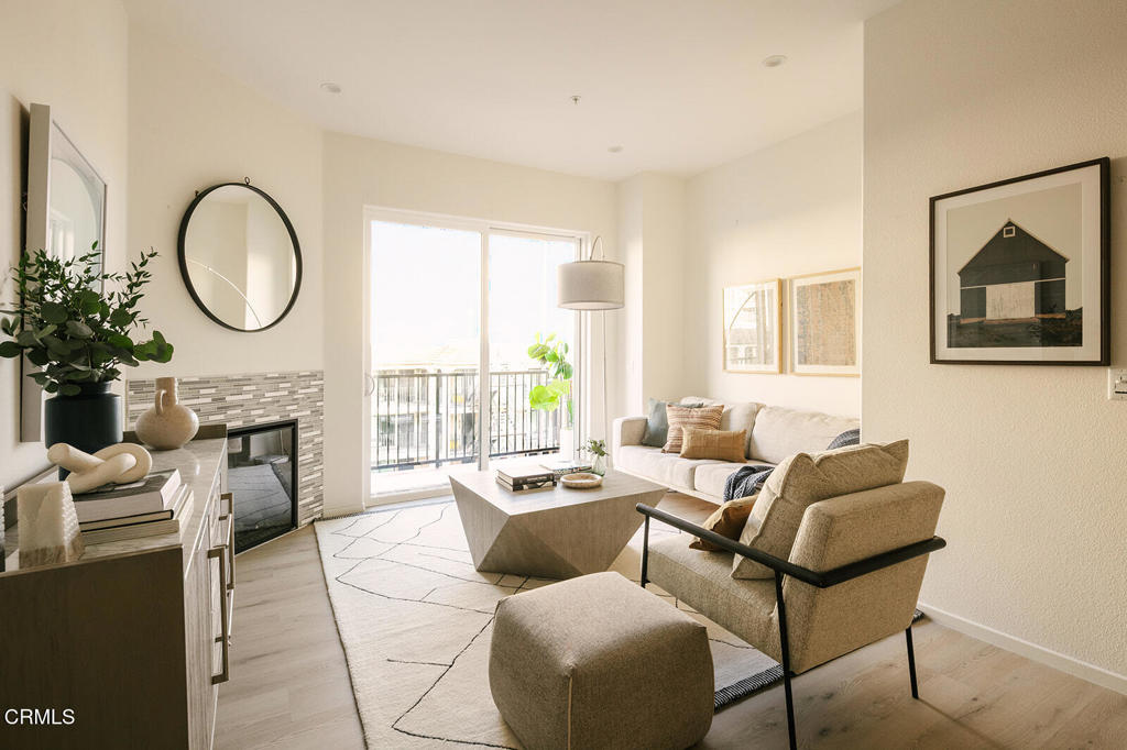 124 W Colorado Street 307