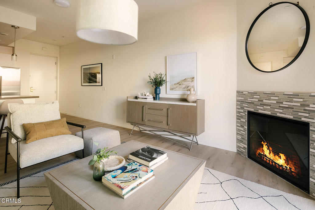 124 W Colorado Street 307