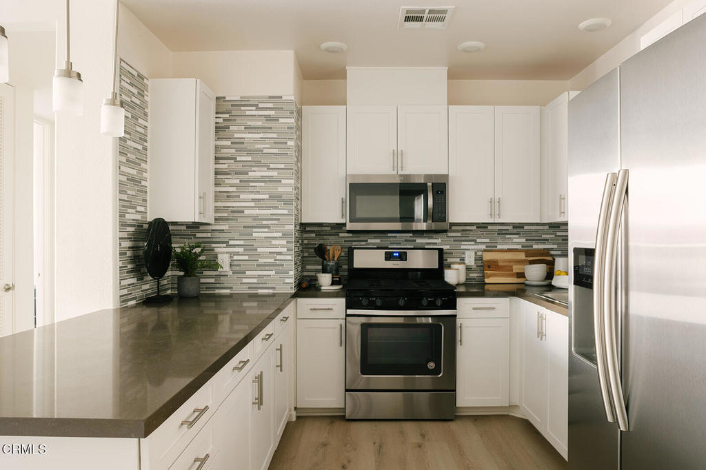 124 W Colorado Street 307