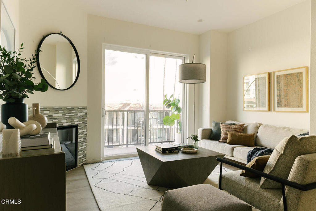 124 W Colorado Street 307