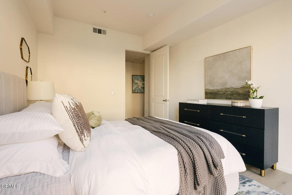 124 W Colorado Street 307