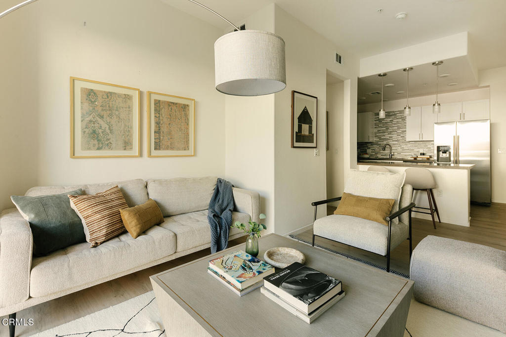 124 W Colorado Street 307