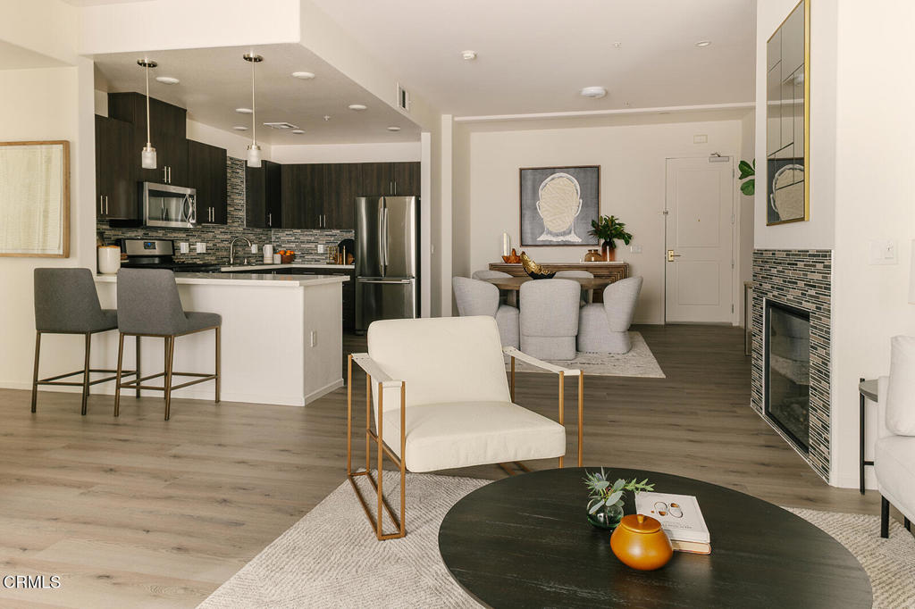 124 W Colorado Street 302