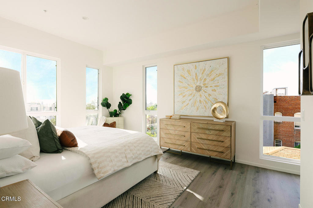 124 W Colorado Street 302