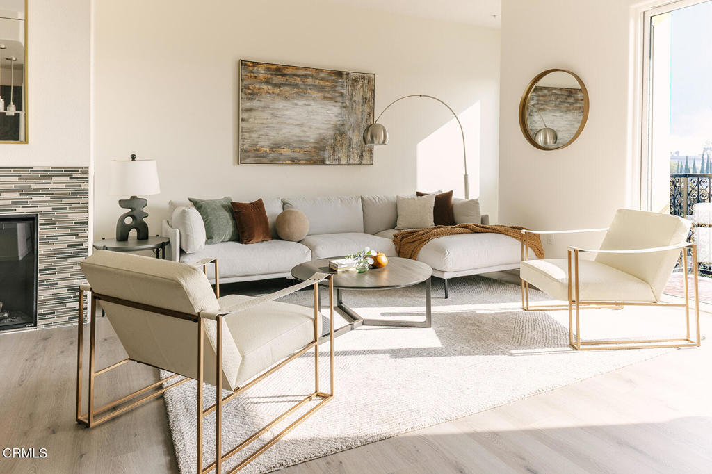 124 W Colorado Street 302