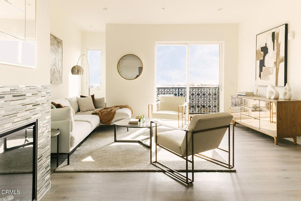 124 W Colorado Street 302