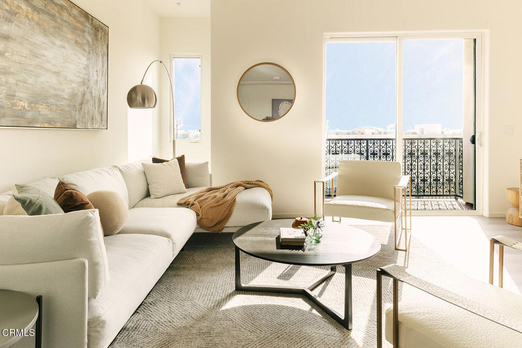 124 W Colorado Street 302