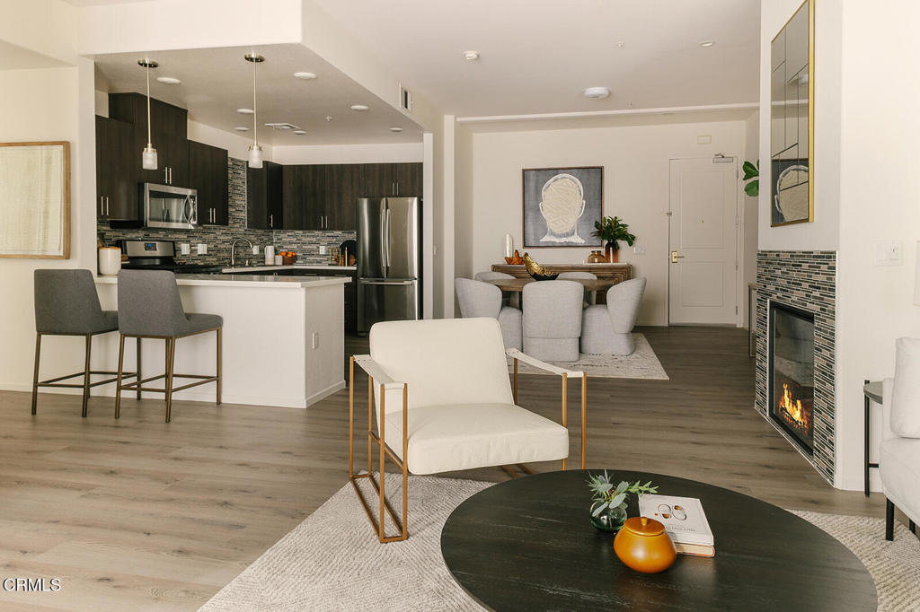 124 W Colorado Street 302