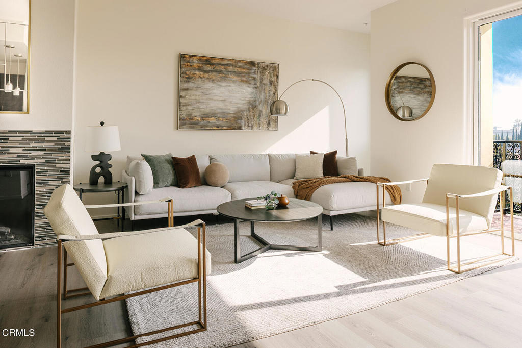 124 W Colorado Street 302