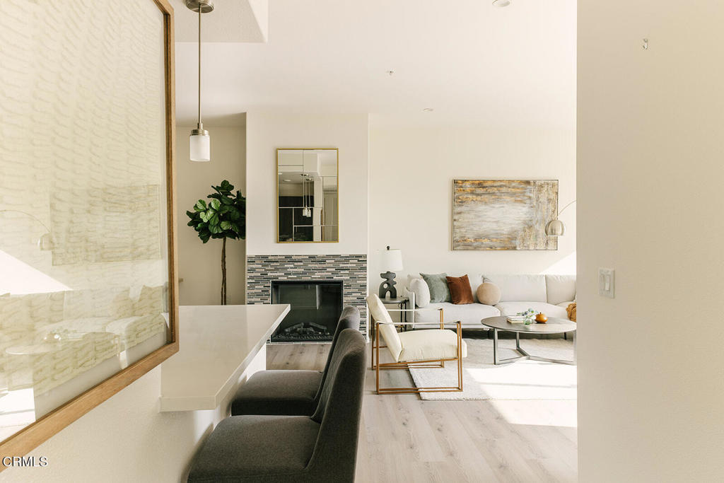 124 W Colorado Street 302