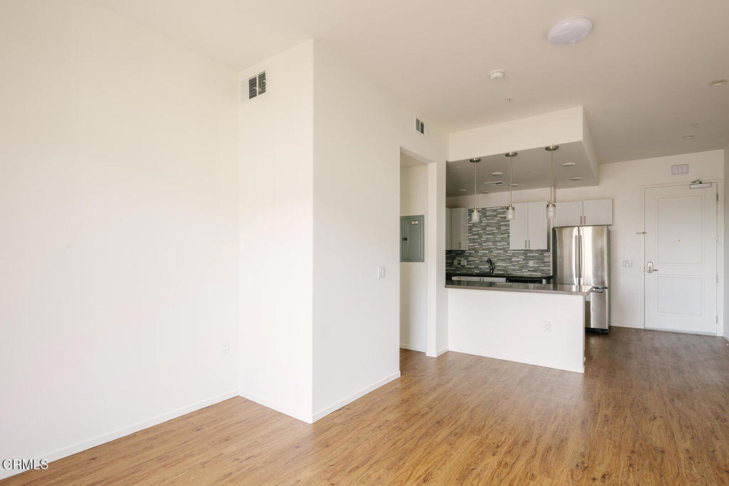 124 W Colorado Street 406