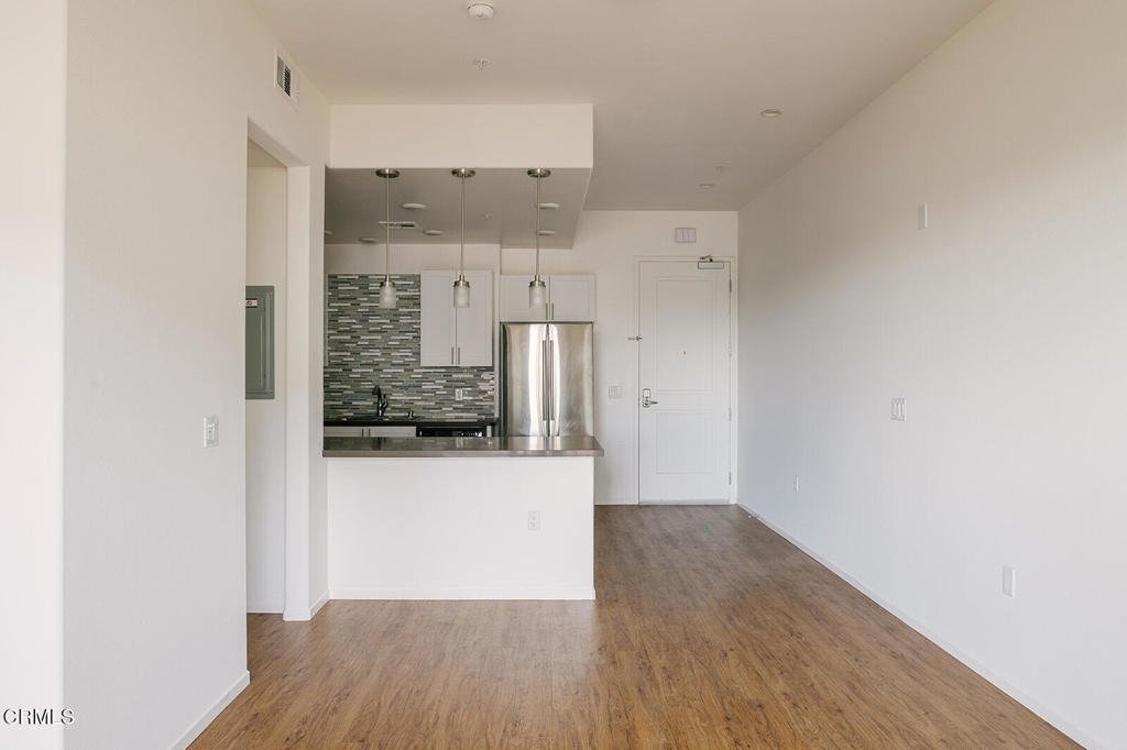 124 W Colorado Street 406
