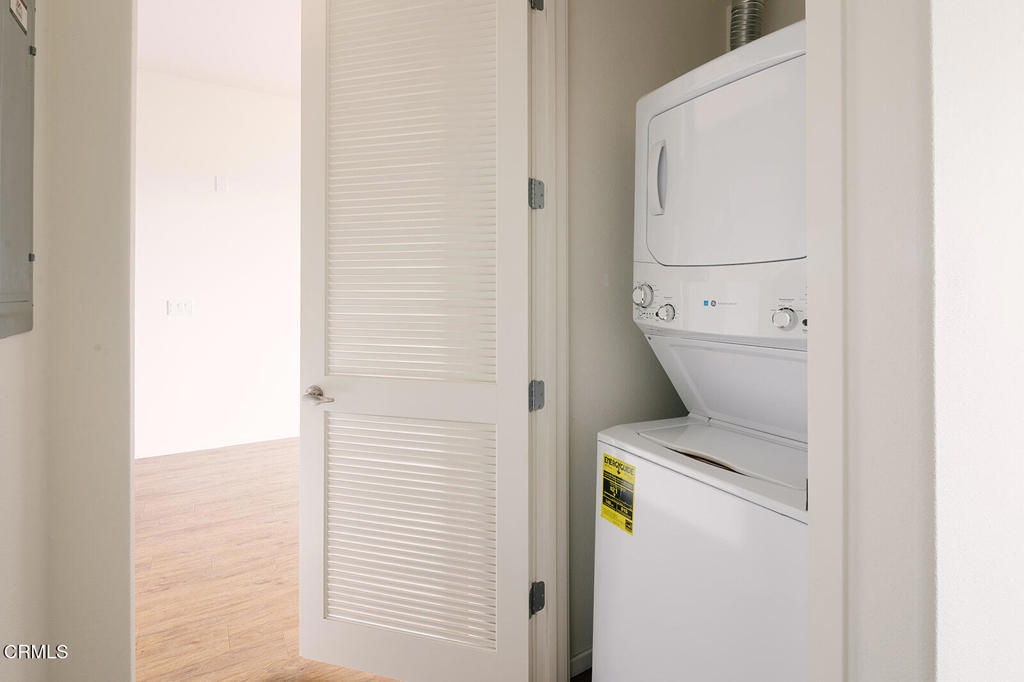 124 W Colorado Street 406