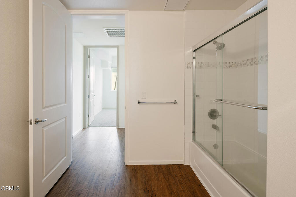 124 W Colorado Street 406