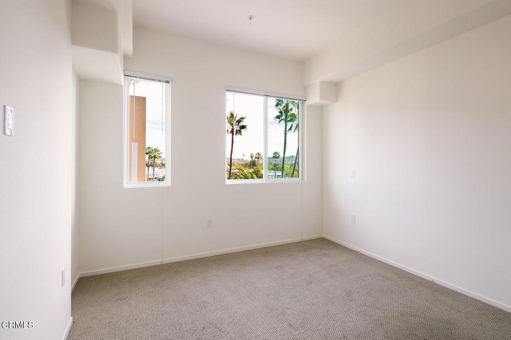 124 W Colorado Street 406