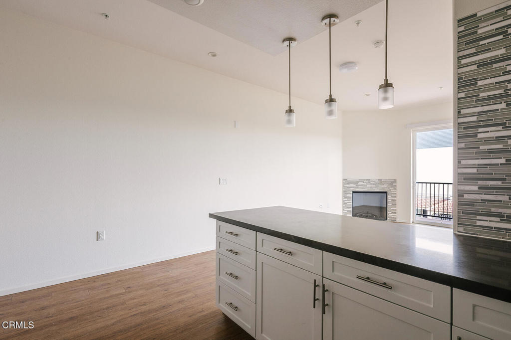 124 W Colorado Street 406