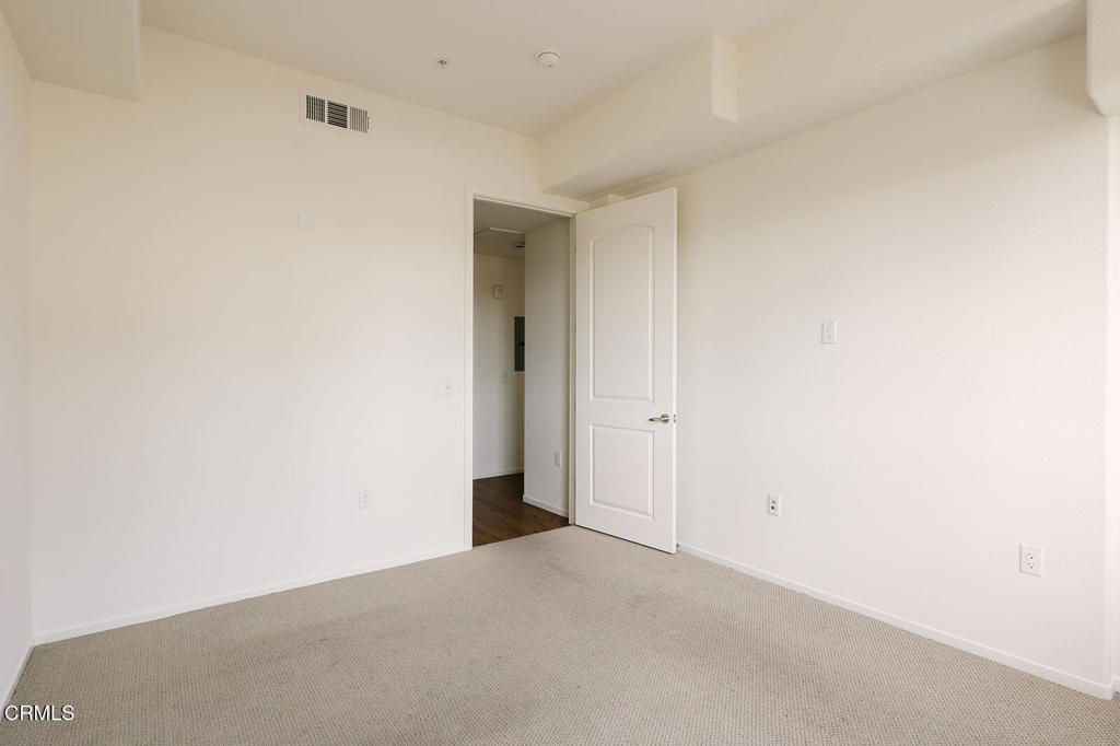 124 W Colorado Street 406