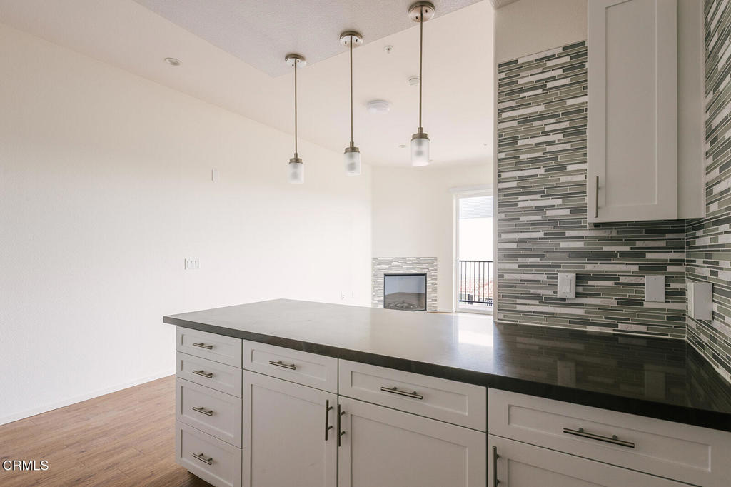 124 W Colorado Street 406